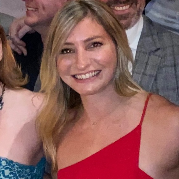 Meet your Posher, Chelsey - Picture 2 of 3